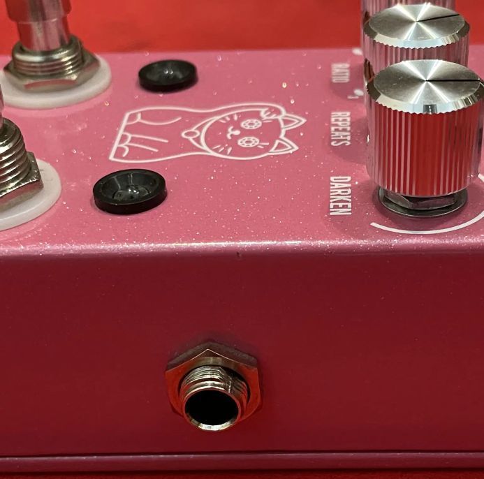 2種類のMODエフェクトを追加できる、JHS Lucky Cat Delay。。: kasumi